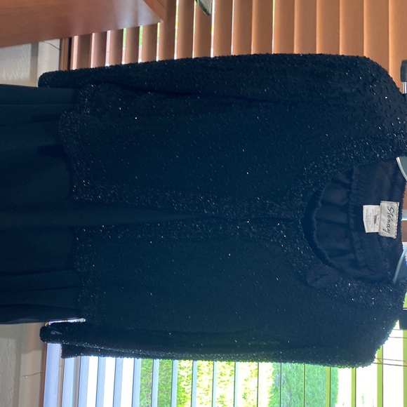 Beautiful and elegant evening two piece dress,very becoming! - Picture 5 of 6